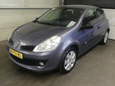 Blauw Gebruikt 2006 Renault Clio II Expression Hatchback | € 2.445 (Iets duurder)