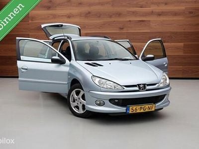 Occasion Peugeot 206 Griffe 109 PK (80 kW) 2004 Blauw Stationwagen