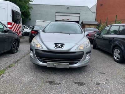 Occasion Peugeot 308 95 PK (69 kW) 2010 Grijs Sedan