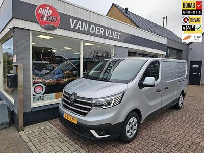 Grijs Gebruikt 2024 Renault Trafic MPV | € 32.950 (Goede deal)