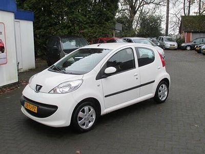 Occasion Peugeot 107 68 PK (50 kW) 2006 Wit Hatchback