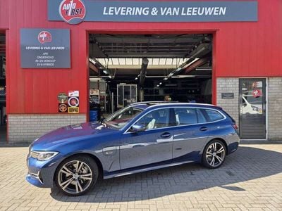 BMW 330e