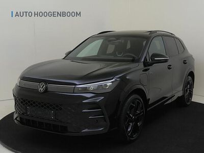 Zwart Nieuw 2025 VW Tiguan R-line Edition SUV | € 59.405 (Iets duurder)