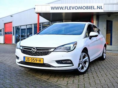 Wit Gebruikt 2016 Opel Astra Innovation Hatchback | € 8.750 (Eerlijke prijs)