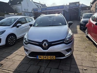 Grijs Occasion 2021 Renault Clio V Intens Stationwagen | € 8.975 (Super prijs)