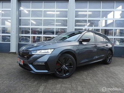 Grijs Occasion 2022 Skoda Octavia RS Stationwagen | € 26.950 (Iets duurder)
