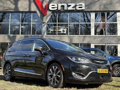 Occasion Chrysler Pacifica Limited 291 PK (214 kW) 2017 Zwart