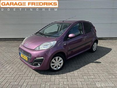 Paars Gebruikt 2013 Peugeot 107 Envy Hatchback | € 3.435 (Eerlijke prijs)