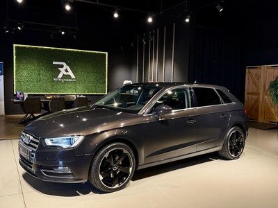 Bruin (parellak) Occasion 2013 Audi A3 Sportback Ambition Hatchback | € 12.950 (Eerlijke prijs)