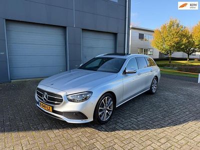 Grijs Gebruikt 2020 Mercedes 220 AMG line Stationwagen | € 19.950 (Duur)