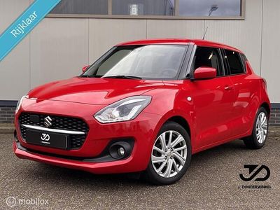 Rood Occasion 2023 Suzuki Swift Hatchback | € 18.450 (Eerlijke prijs)