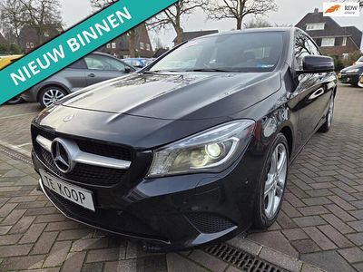 Zwart (metallic) Occasion 2015 Mercedes CLA180 Ambition Sedan | € 14.999 (Eerlijke prijs)