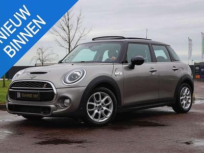 Zilver (metallic) Occasion 2019 Mini Cooper S Pepper Hatchback | € 17.750 (Eerlijke prijs)