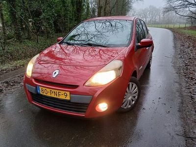 Occasion Renault Clio II Authentique 75 PK (55 kW) 2011 Rood Hatchback
