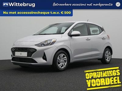 Grijs (metallic) Occasion 2024 Hyundai i10 Premium Hatchback | € 18.425 (Eerlijke prijs)