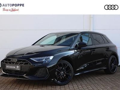 Zwart (metallic) Gebruikt 2025 Audi A3 Sportback Basis Hatchback | € 36.950 (Iets duurder)