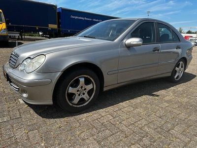 Mercedes C200
