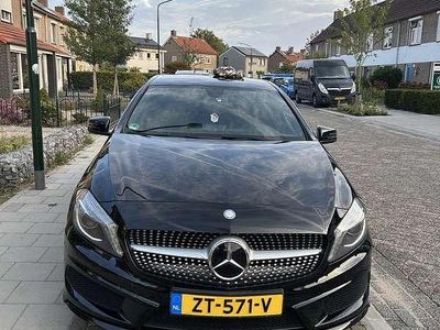 Zwart Occasion 2015 Mercedes A180 Prestige Stationwagen | € 14.000 (Iets duurder)