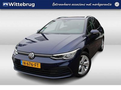 Blauw Occasion 2021 VW Golf VIII Life Stationwagen | € 19.950 (Eerlijke prijs)