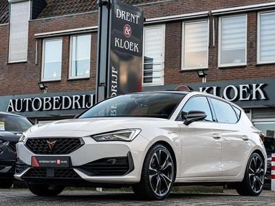 Wit Gebruikt 2022 Cupra Leon VZ Hatchback | € 26.950 (Eerlijke prijs)