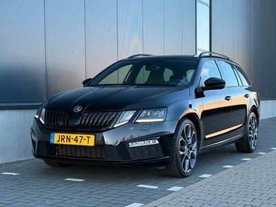 Zwart (metallic) Occasion 2017 Skoda Octavia Business Line Stationwagen | € 21.950 (Eerlijke prijs)