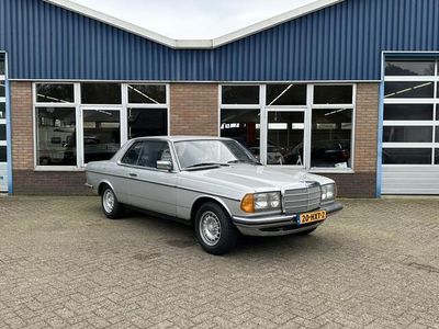 tweedehands Mercedes 230 (W123) CE LPG/Belastingvrij!