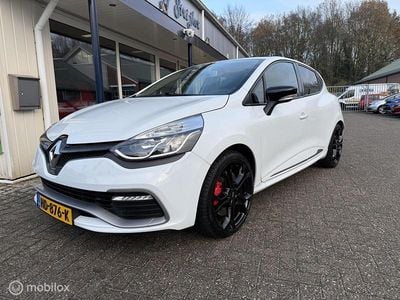Wit Occasion 2015 Renault Clio IV R.S. Hatchback | € 13.950 (Eerlijke prijs)