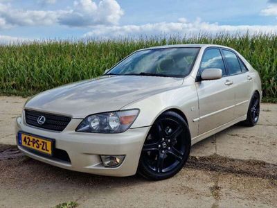 Lexus IS200