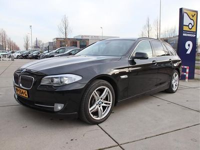 Zwart Occasion 2013 BMW 520 Executive Stationwagen | € 7.949 (Eerlijke prijs)