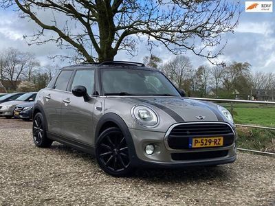 tweedehands Mini Cooper 1.5 Chili Serious Business | Panodak + Xenon