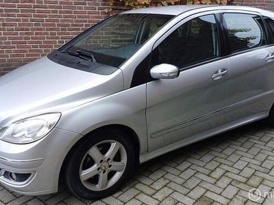 Mercedes B200