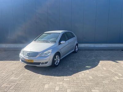 Mercedes B200