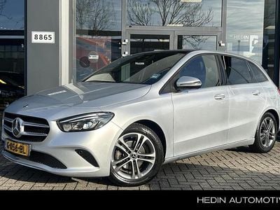 Grijs Gebruikt 2019 Mercedes B180 Edition MPV | € 22.900 (Eerlijke prijs)