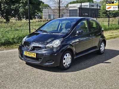 Zwart Gebruikt 2010 Toyota Aygo Comfort Hatchback | € 1.550 (Eerlijke prijs)
