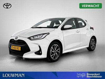 Wit Occasion 2023 Toyota Yaris Hybrid Hatchback | € 20.950 (Goede deal)