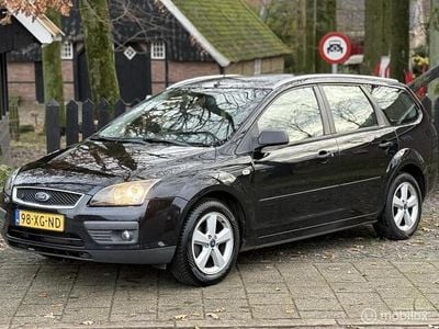 Zwart Gebruikt 2007 Ford Focus Futura Stationwagen | € 1.295 (Eerlijke prijs)