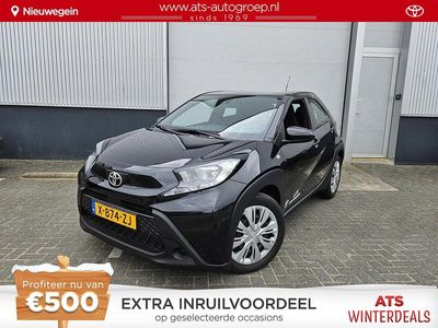 Zwart Occasion 2024 Toyota Aygo X Play SUV | € 17.500 (Eerlijke prijs)