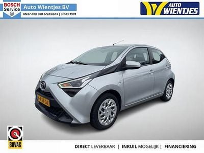Grijs Gebruikt 2021 Toyota Aygo X-play Hatchback | € 9.750 (Eerlijke prijs)
