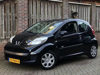 Zwart (metallic) Gebruikt 2011 Peugeot 107 Hatchback | € 3.499 (Eerlijke prijs)