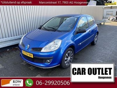 Blauw Occasion 2006 Renault Clio II Dynamique Hatchback | € 1.250 (Goede deal)