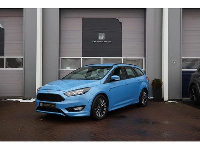 Blauw Occasion 2017 Ford Focus ST-Line Stationwagen | € 9.950 (Eerlijke prijs)