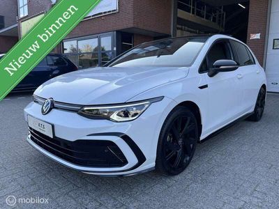 Wit Gebruikt 2022 VW Golf VIII R-line Hatchback | € 29.950 (Eerlijke prijs)