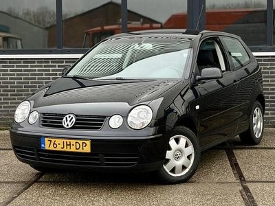 Zwart Gebruikt 2002 VW Polo Highline Hatchback | € 2.450 (Iets duurder)