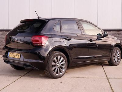 Zwart (metallic) Occasion 2021 VW Polo Comfortline Hatchback | € 14.900 (Eerlijke prijs)