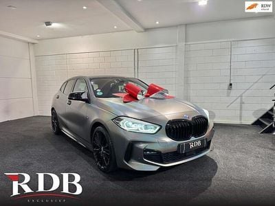 Occasion BMW 118 Executive 140 PK (102 kW) 2019 Wit (metallic) Hatchback