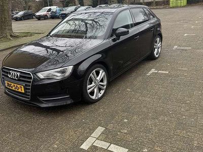 Zwart Gebruikt 2016 Audi A3 Sport Hatchback | € 12.850 (Eerlijke prijs)