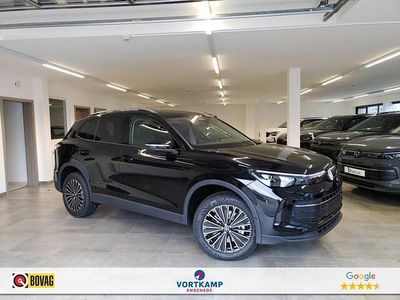 Zwart Nieuw 2025 VW Tiguan Life SUV | € 49.995 (Goede deal)