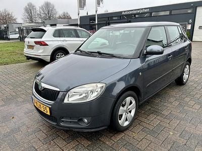 Grijs (metallic) Occasion 2007 Skoda Fabia Hatchback | € 3.995 (Iets duurder)