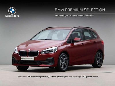 Rood Occasion 2019 BMW 225 Executive MPV | € 24.450