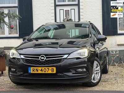 Zwart Occasion 2018 Opel Astra Edition Stationwagen | € 10.450 (Goede deal)